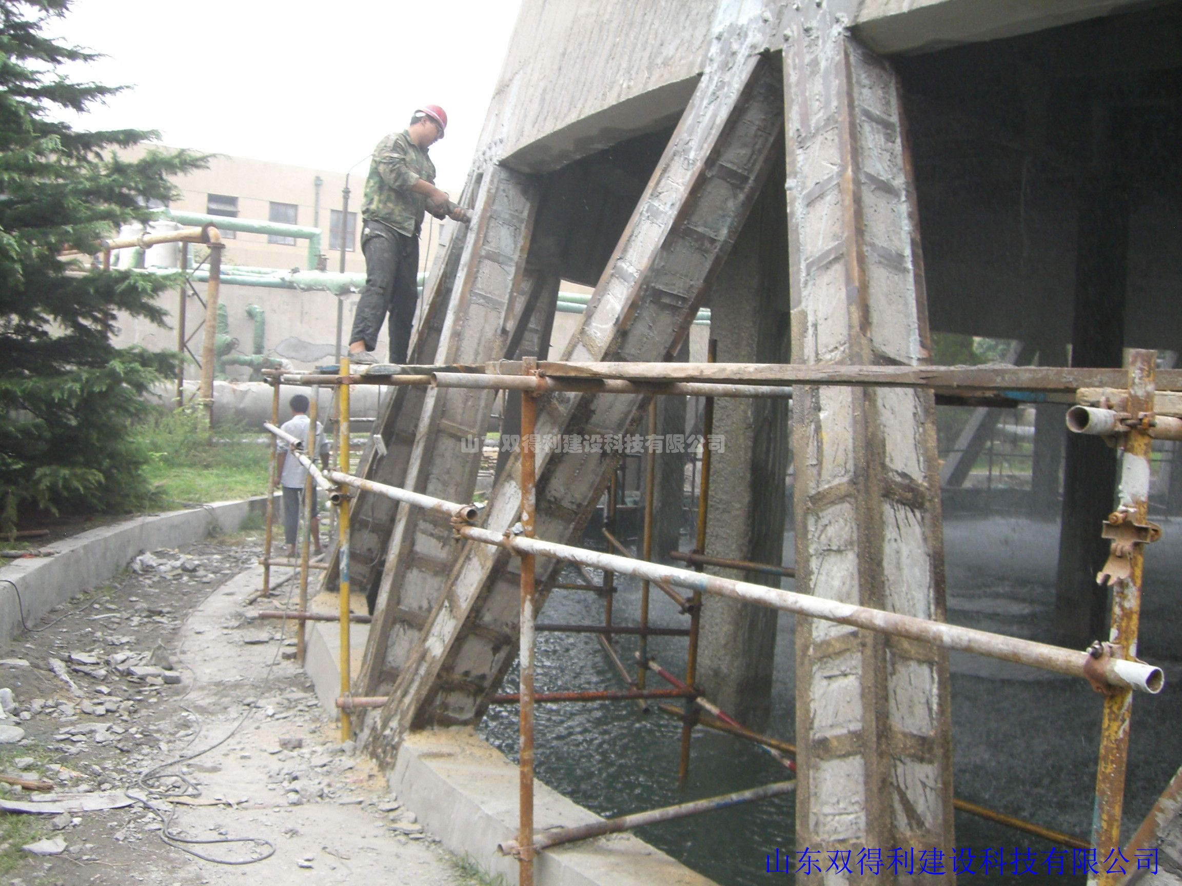 泰安城建熱電廠冷凝塔加固.JPG